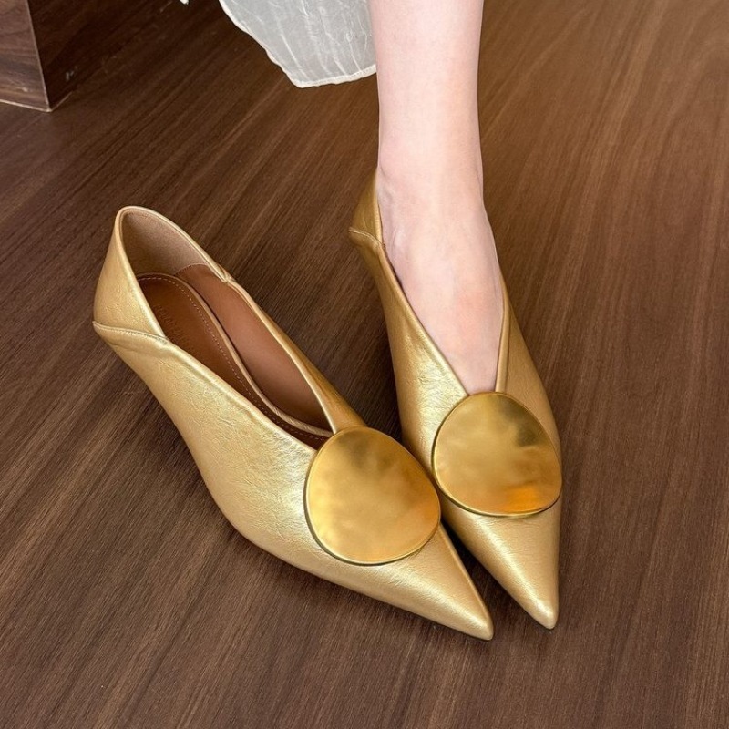 Women'S Fashion For 2025 - Wsuwane damskie baleriny z ostrym noskiem